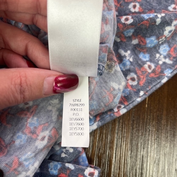 Lucky Brand Floral Faded Tee Size Small - Picture 5 of 8